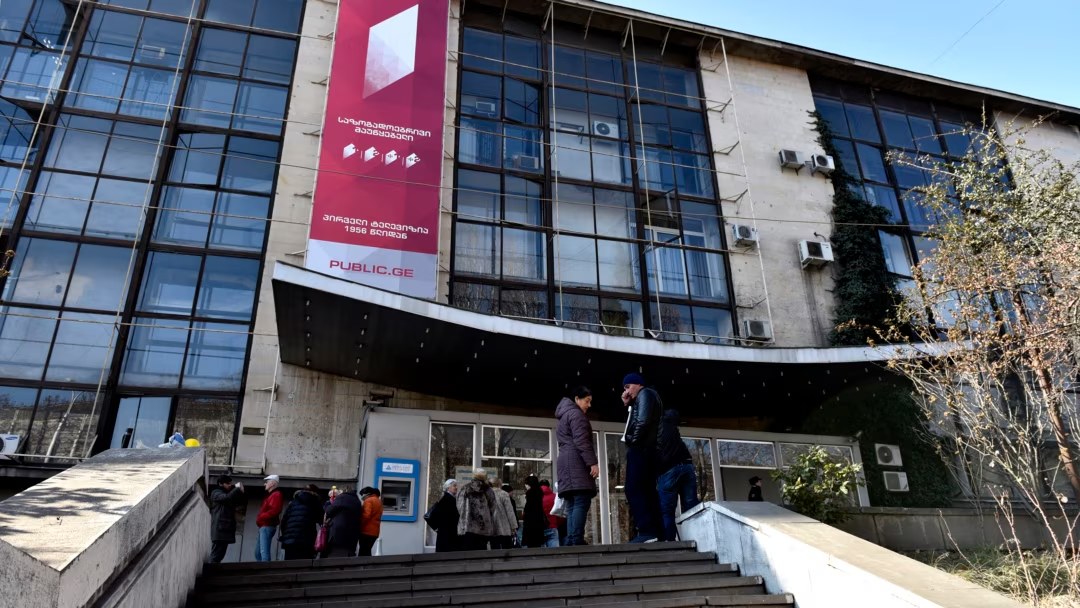 You are currently viewing “ჩემს სტუდიაში იმყოფებით!”