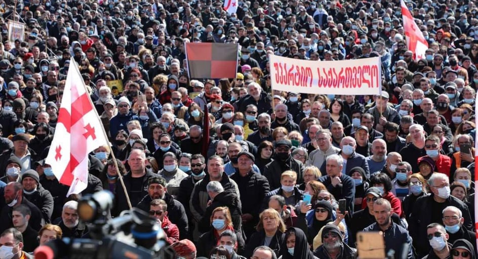 ხვალინდელი დღე, დღევანდელით იწყება