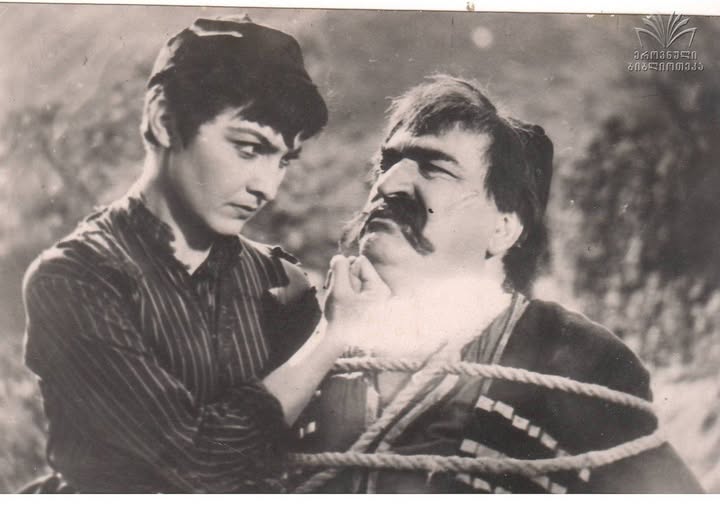 პარტიების კიდევ გჯერა, ლენ?